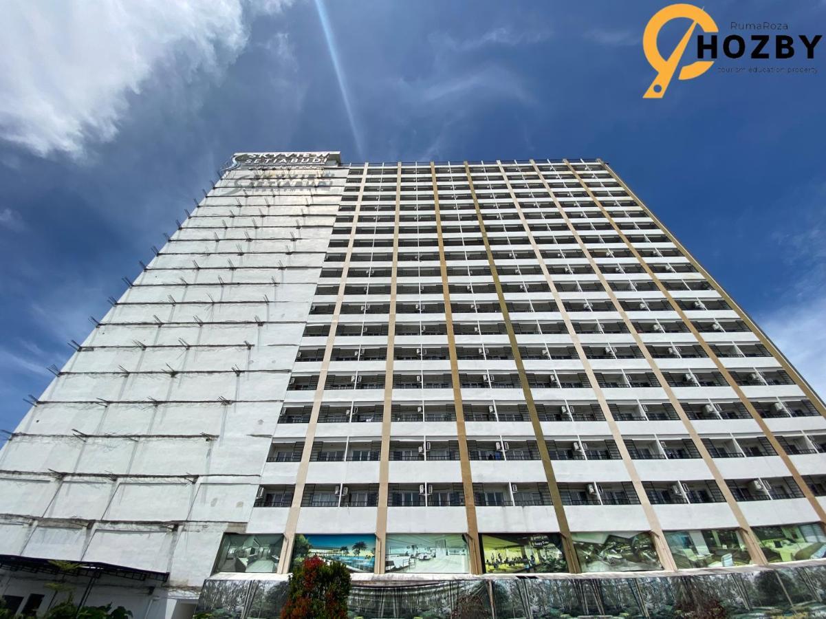 Hozby Skyview Setiabudi Suites Sunggal Bagian luar foto