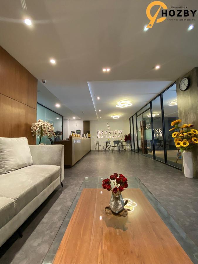 Hozby Skyview Setiabudi Suites Sunggal Bagian luar foto